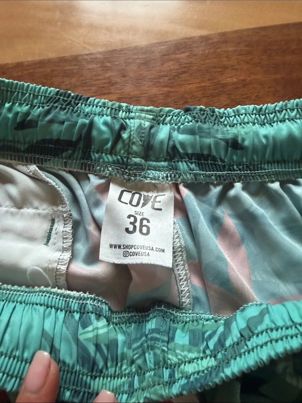 Cove men’s size 36 swim trunks
